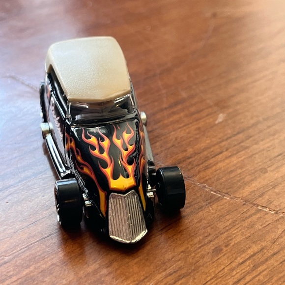 Hot Wheels Phaeton 1999 Stockton Custom Guitars Showroom toy car Mattel - Picture 5 of 7